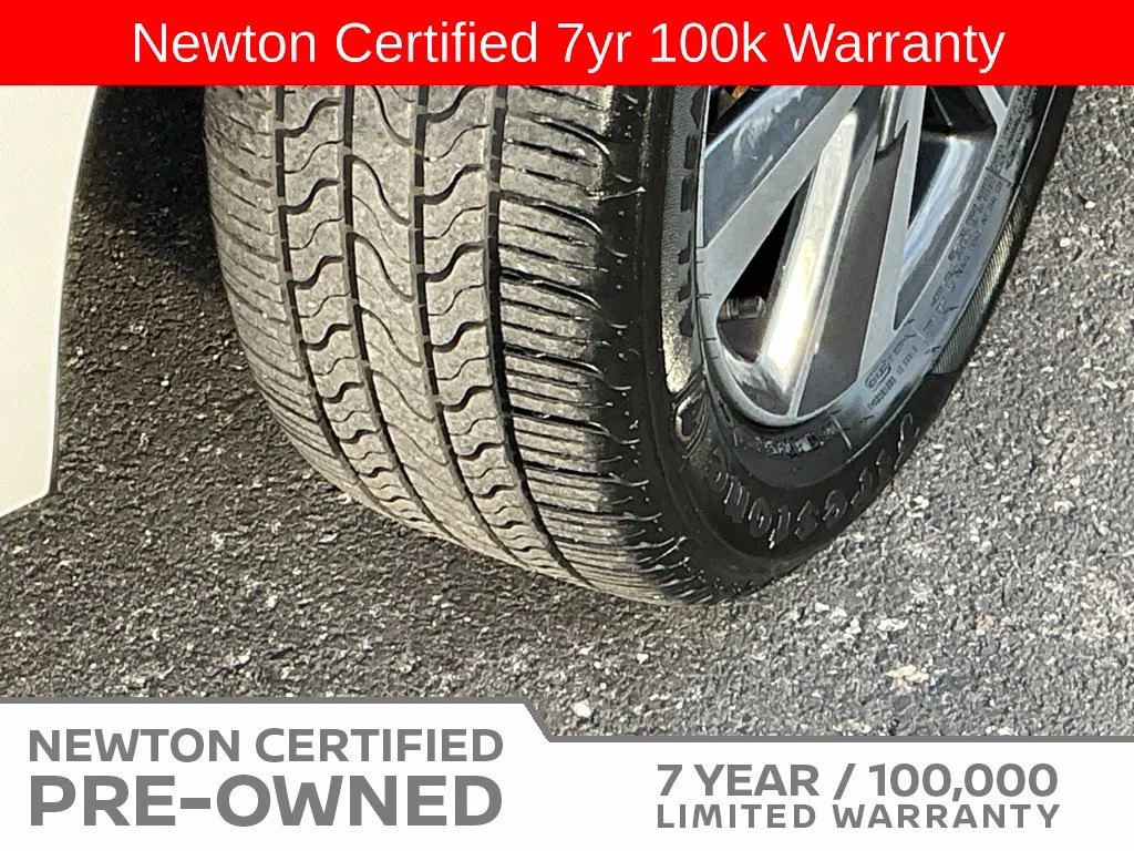 Used 2023 White Nissan 1.6 SV image 38