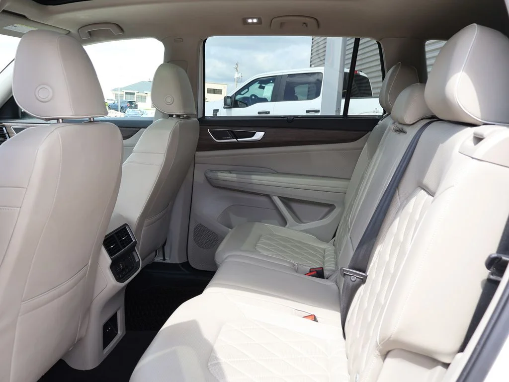 Used 2024  Volkswagen 2.0T SEL Premium R-Line image 20