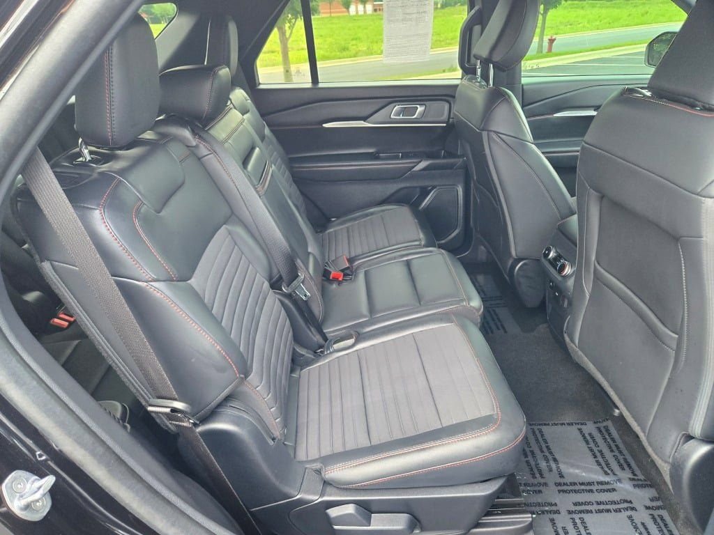 Certified Used 2025 Black Metallic Ford ST-Line image 11