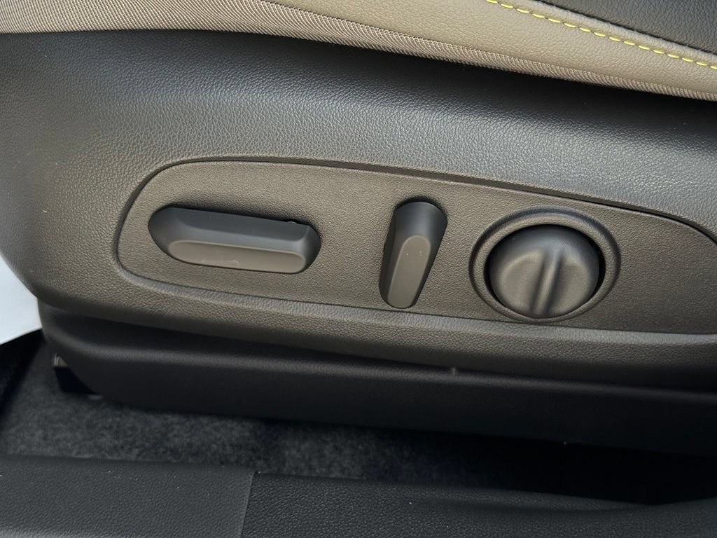 2026 Chevrolet Trax Activ - Photo 25
