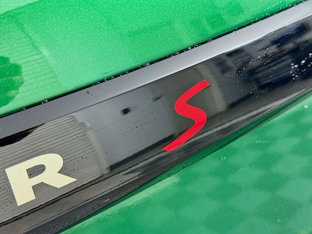 Used 2025 Green MINI Iconic image 21