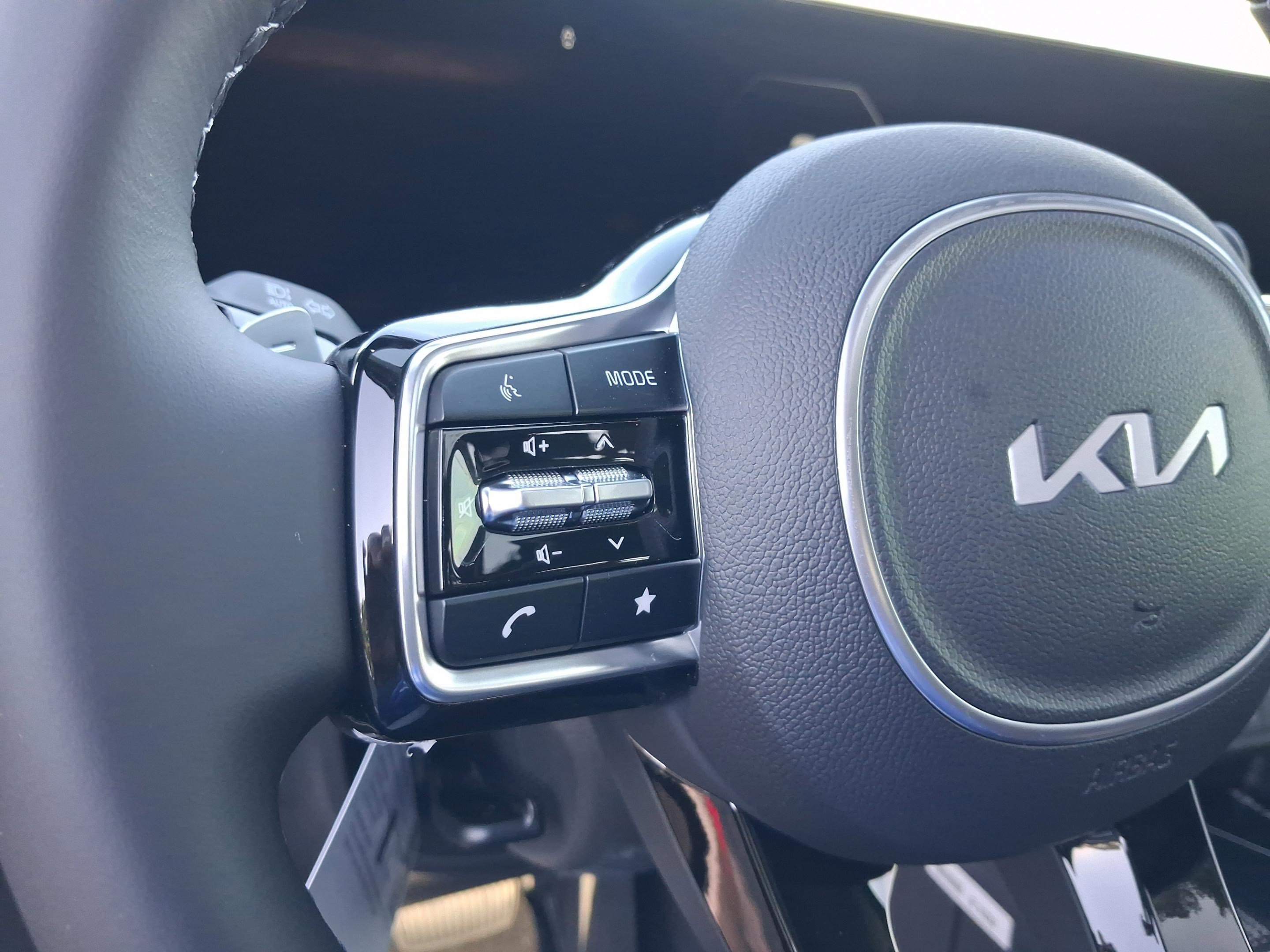 New 2026 Ceramic Silver Kia SX image 38