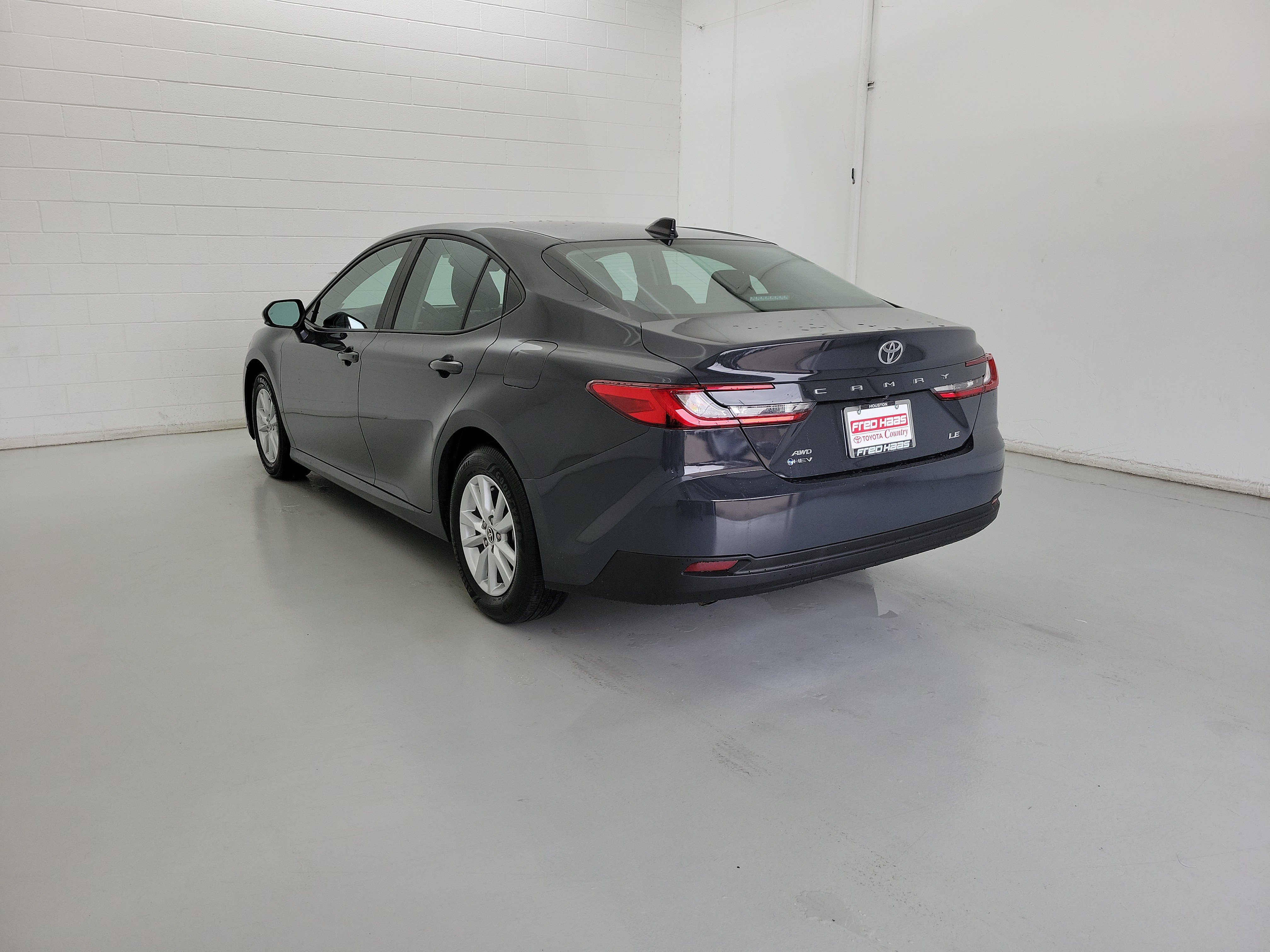 Used 2025 Underground Toyota LE image 7