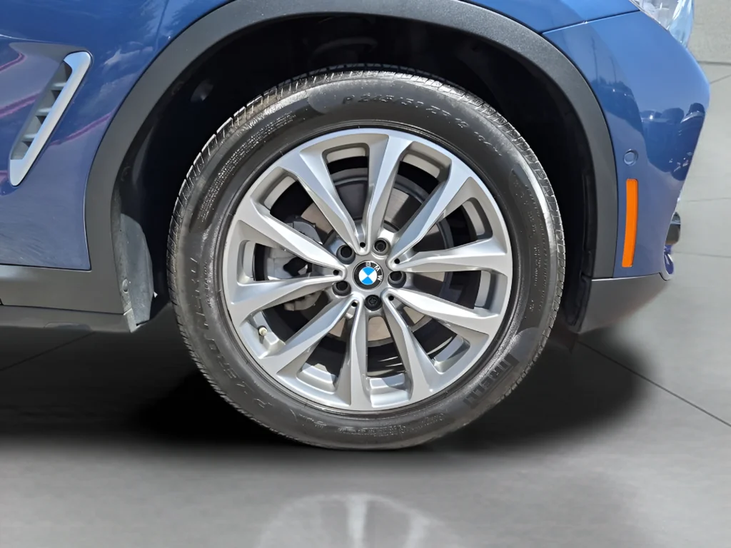 Used 2019 Blue BMW xDrive30i image 21