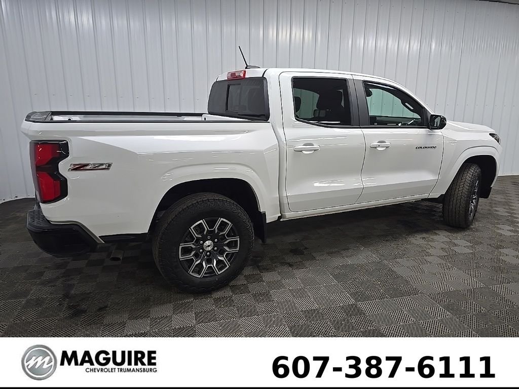 Used 2025 Summit White Chevrolet Z71 image 3