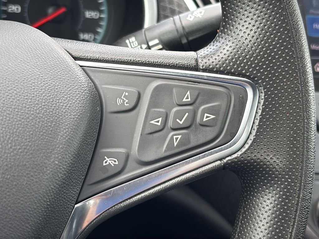 Used 2024 Summit White Chevrolet LT image 23