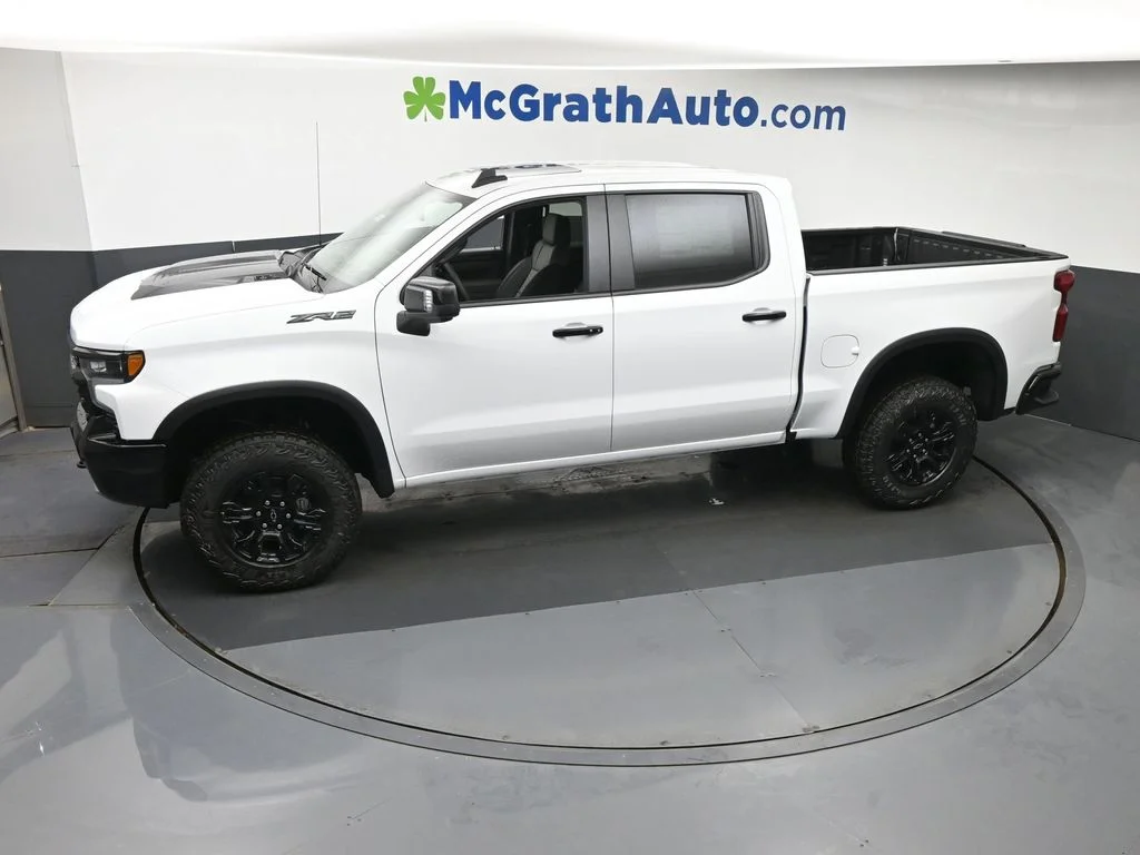 New 2026 White Chevrolet ZR2 image 21