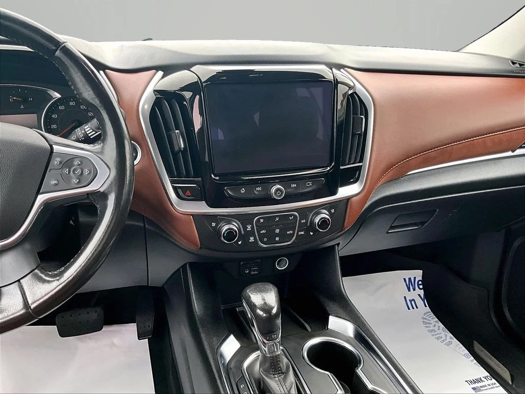 Used 2021 White Chevrolet High Country image 6