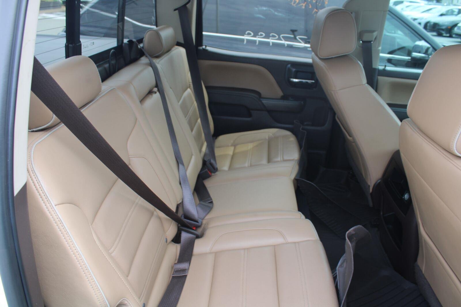 Used 2017 White Frost Tricoat GMC Denali image 5