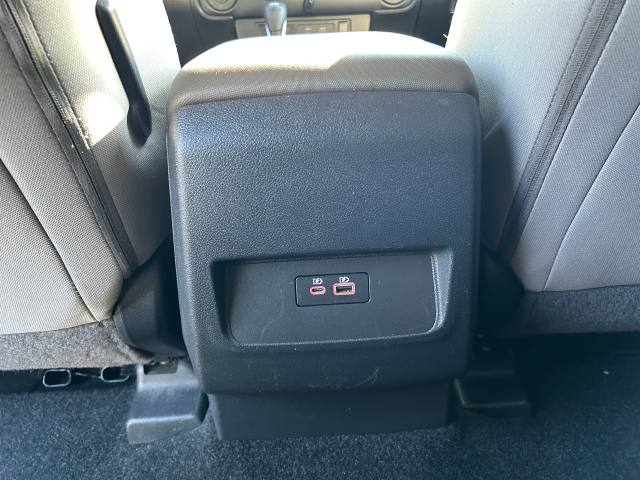 Used 2022 Gray Nissan SV image 37