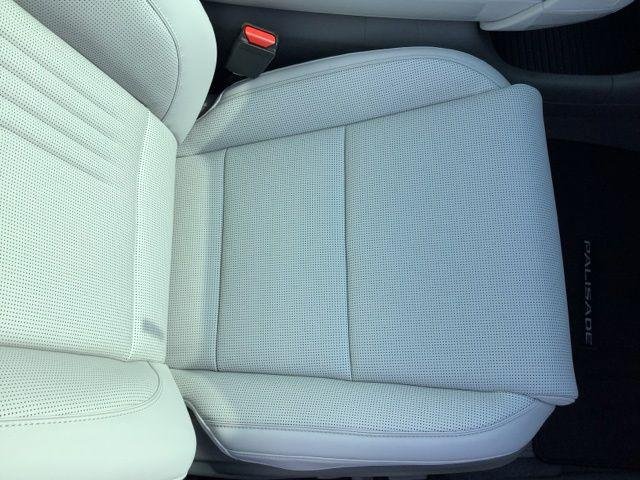 New 2026 Abyss Black Hyundai SEL Premium image 17