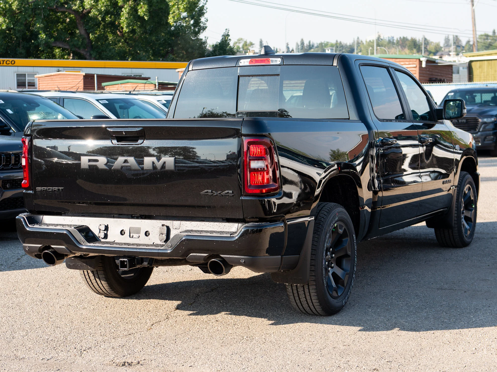 New 2026 Black RAM Sport* Crew Cab 4x4, Pano Sunroof, 3.92 Rear Axle, Passive Cold End Exhaust image 6