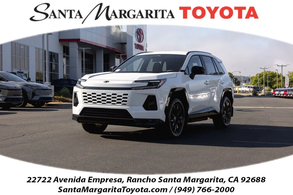 Used 2026 Ice Cap Toyota SE image 1