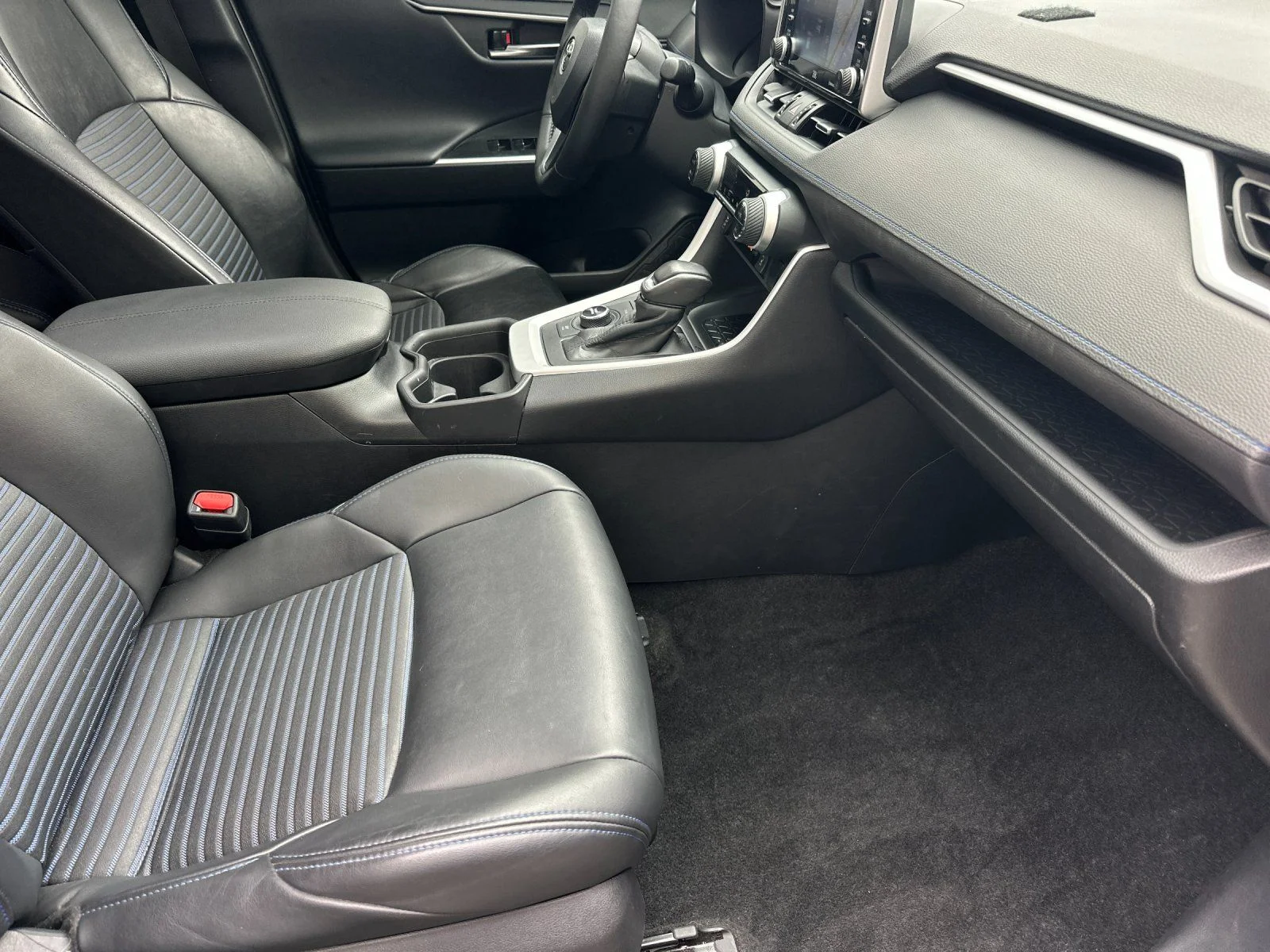 Used 2021 Midnight Black Metallic Toyota XSE image 14