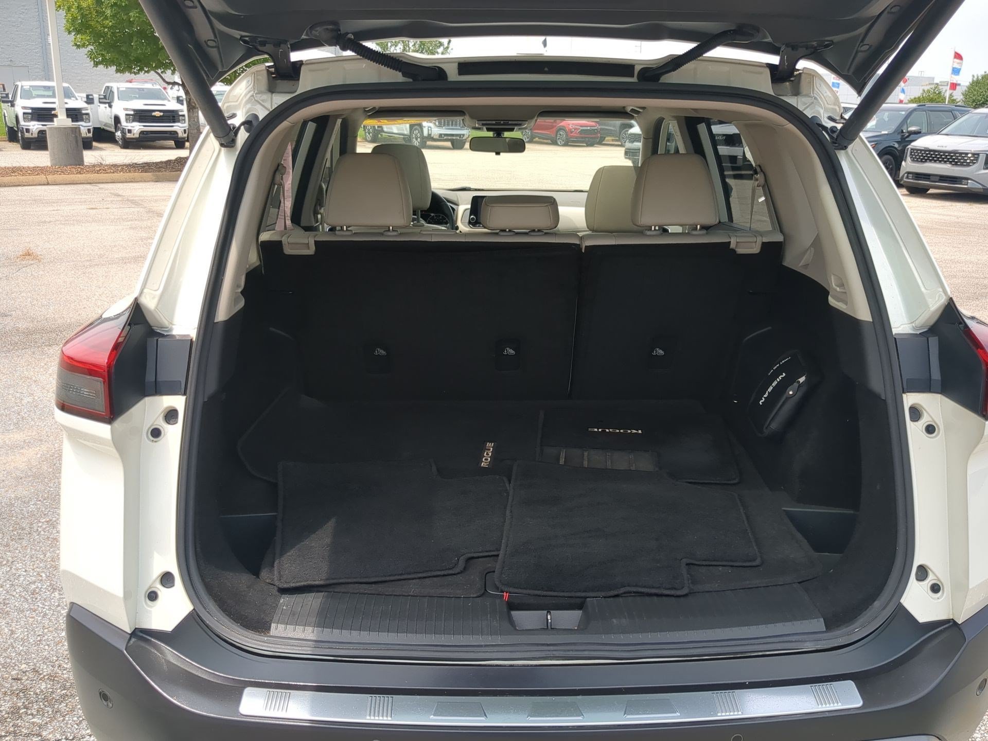 2021 Nissan Rogue SV - Photo 21