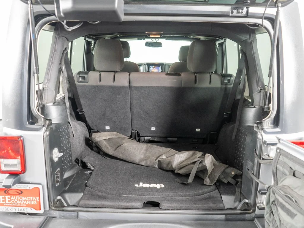Used 2017 Silver Jeep Unlimited Sport image 28