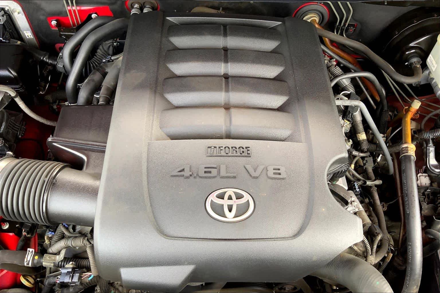 Used 2014 Radiant Red Toyota SR image 32