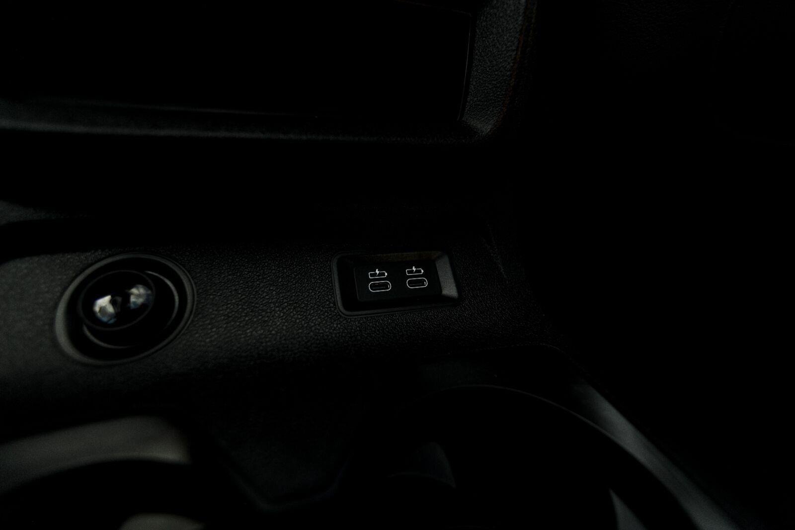 Used 2025 Skyscraper Grey Metallic BMW M60i image 49