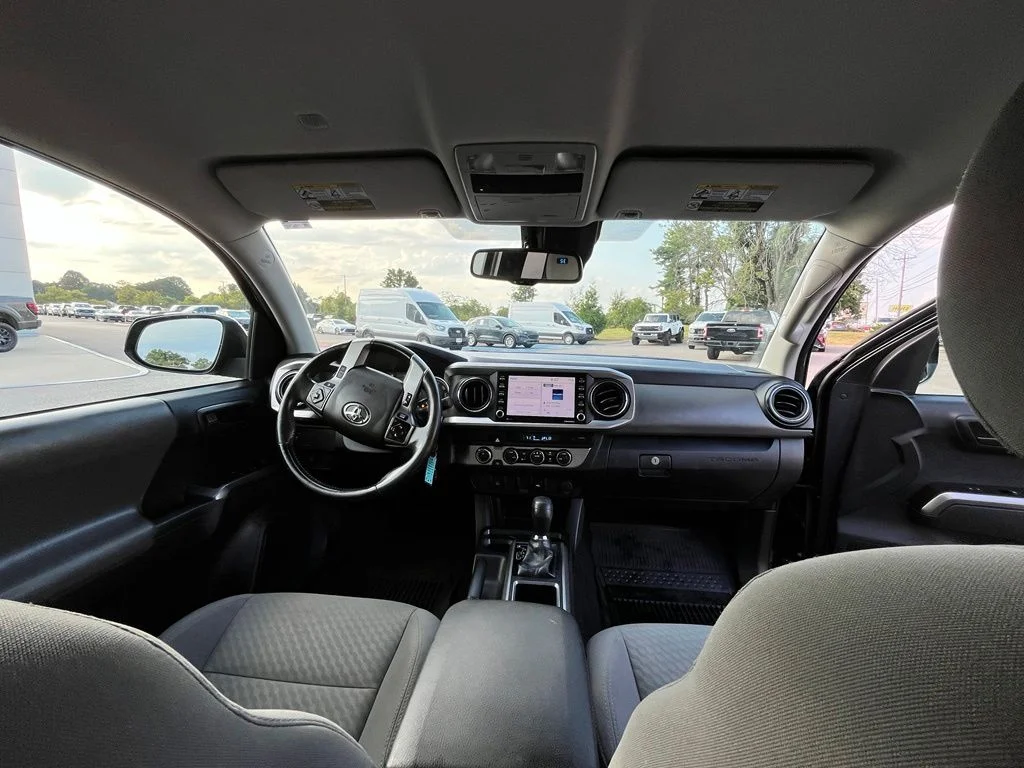 Used 2022 Black Toyota SR5 image 13