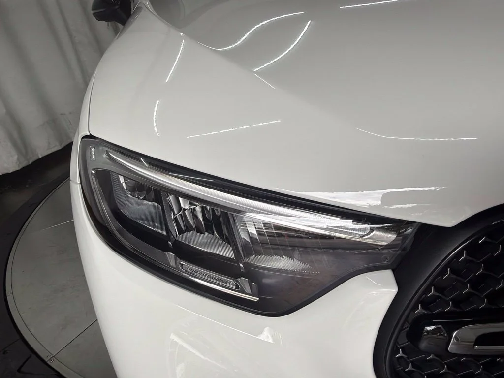 New 2027 White Mercedes-Benz GLC 300 Coupe image 10