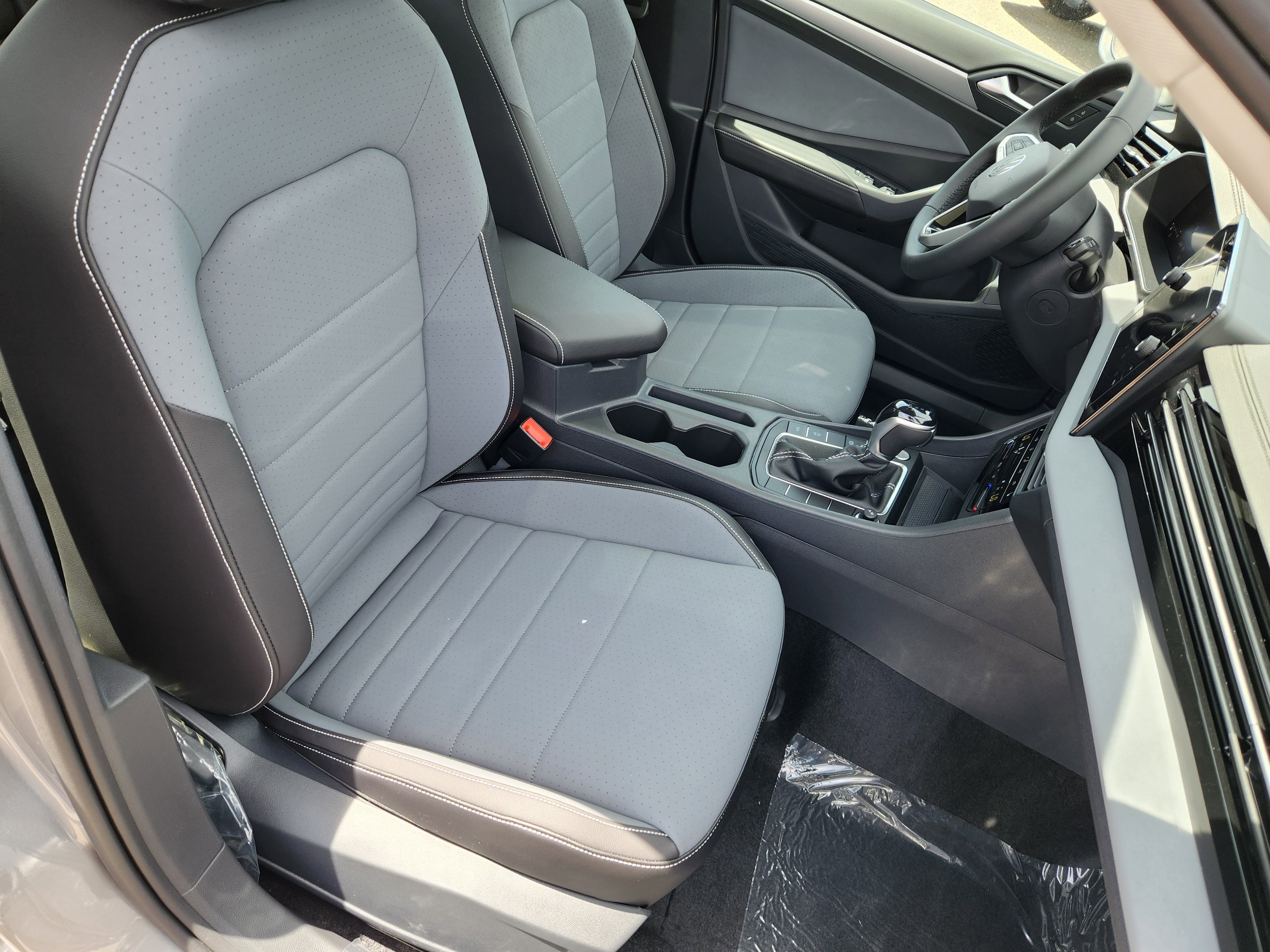New 2026 Silver Volkswagen 1.5T SE image 11
