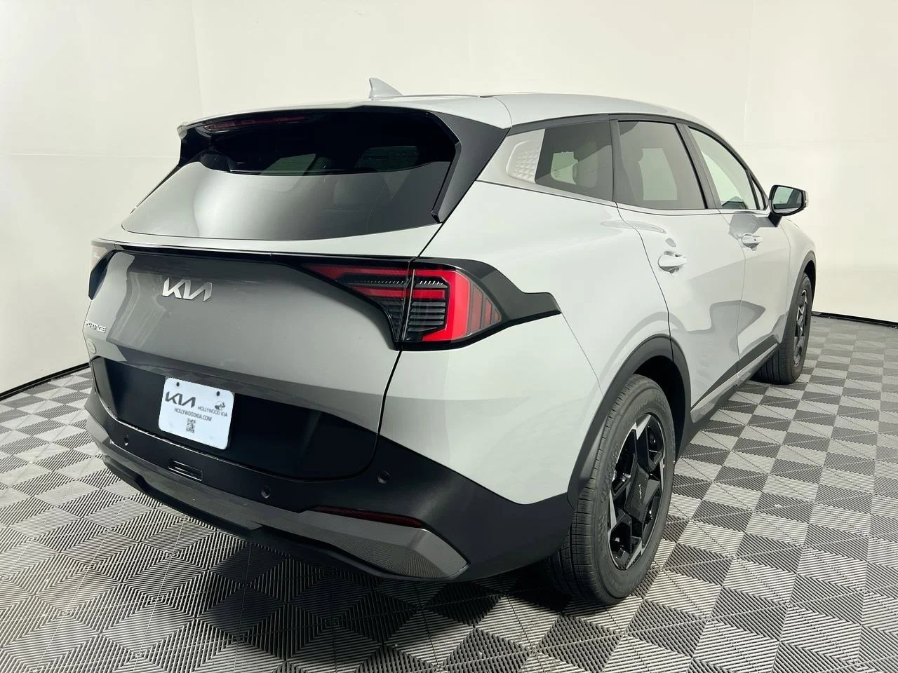 New 2026 Wolf Gray Kia EX image 3