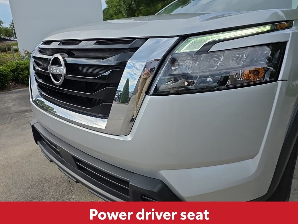 Used 2024 Silver Nissan SV image 8