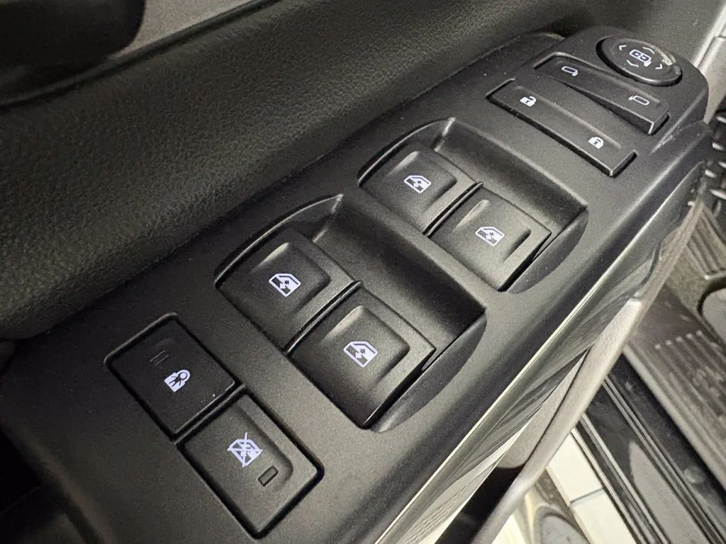 Used 2016 BLACK Chevrolet LT image 23