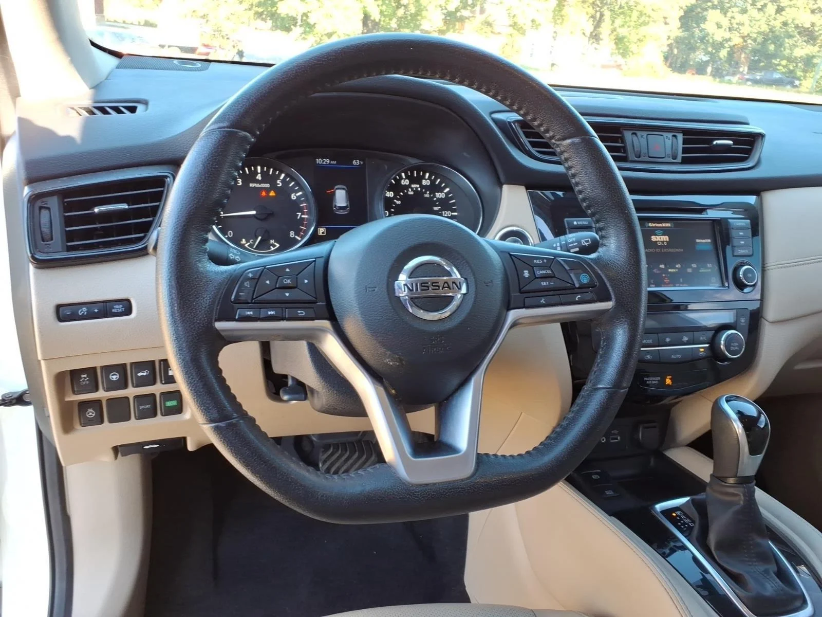 Used 2020 Pearl White Tricoat Nissan SL image 21