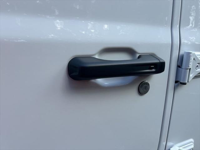2025 Jeep Wrangler 4-Door Willys - Photo 21