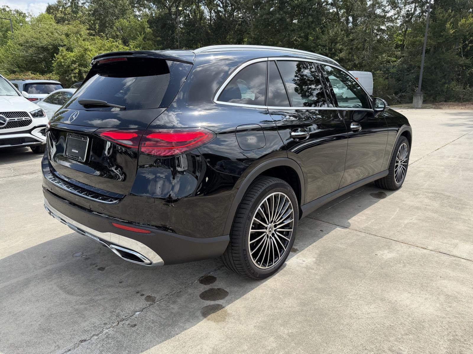 Certified Used 2026 Black Mercedes-Benz GLC 300 image 25