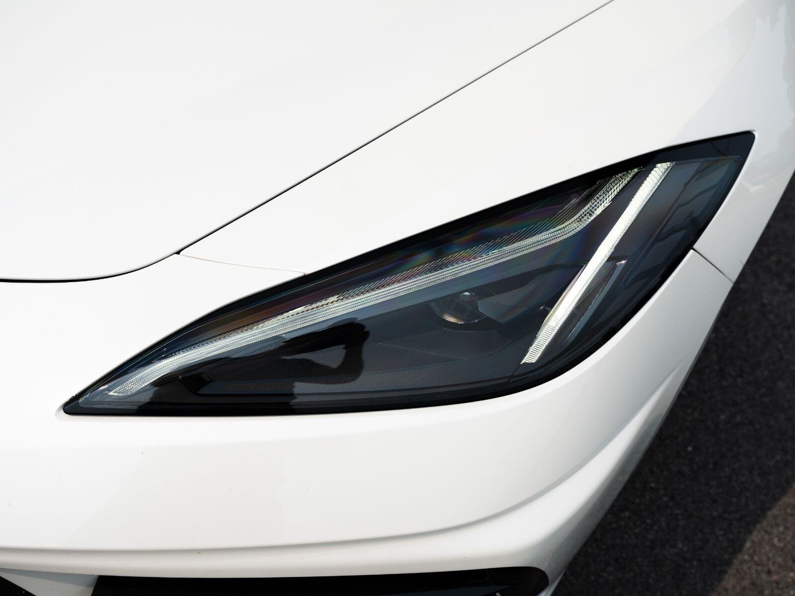 Used 2023 White Pearl Metallic Tricoat Chevrolet Stingray image 12