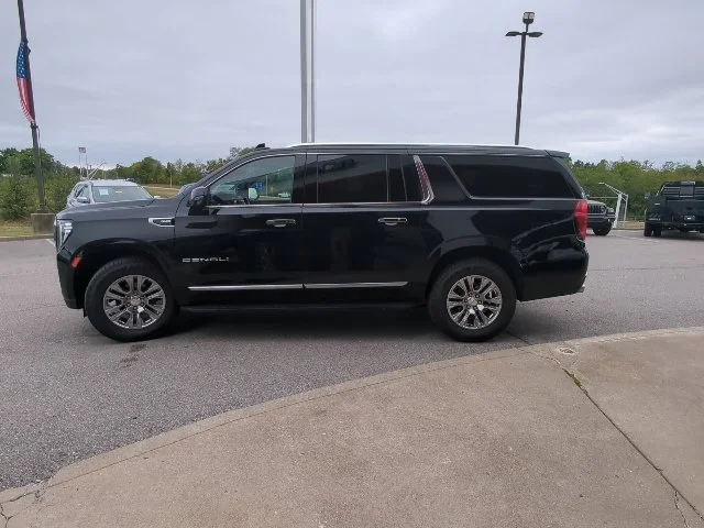 2023 GMC Yukon XL Denali - Photo 30