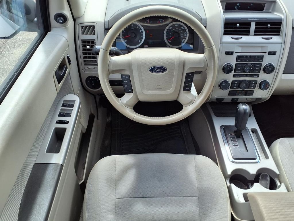 Used 2011 Silver Ford XLT image 11