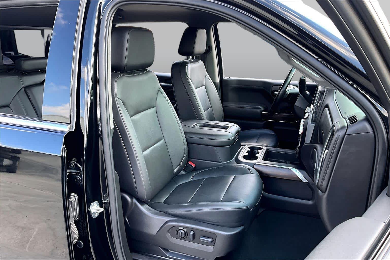 Used 2022 Onyx Black GMC SLT image 9