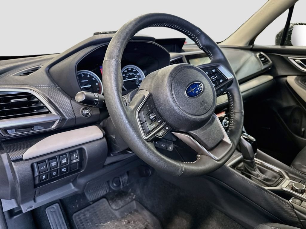 Used 2023 Silver Subaru Limited image 9