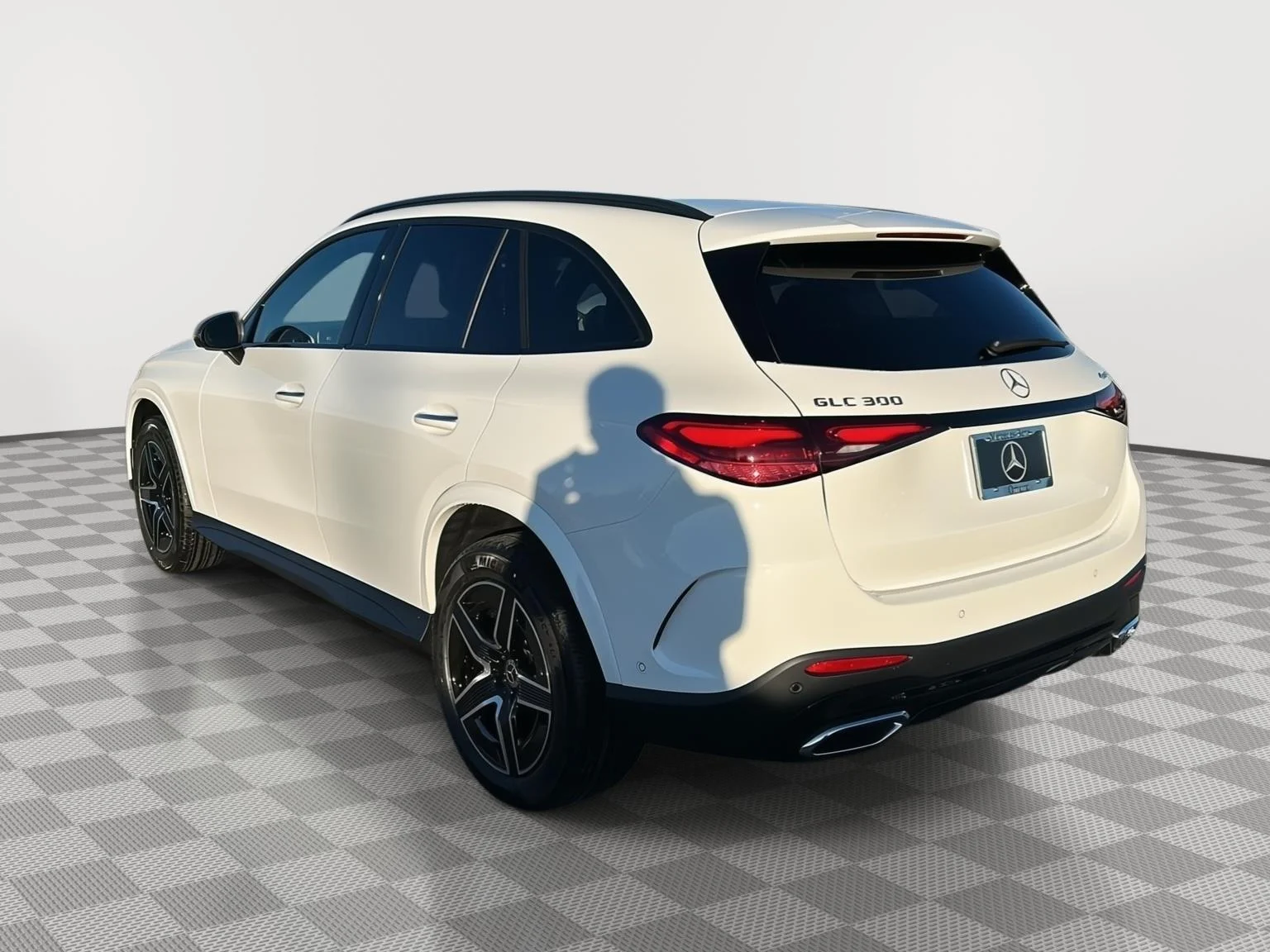 New 2026 Polar White Mercedes-Benz GLC 300 image 5