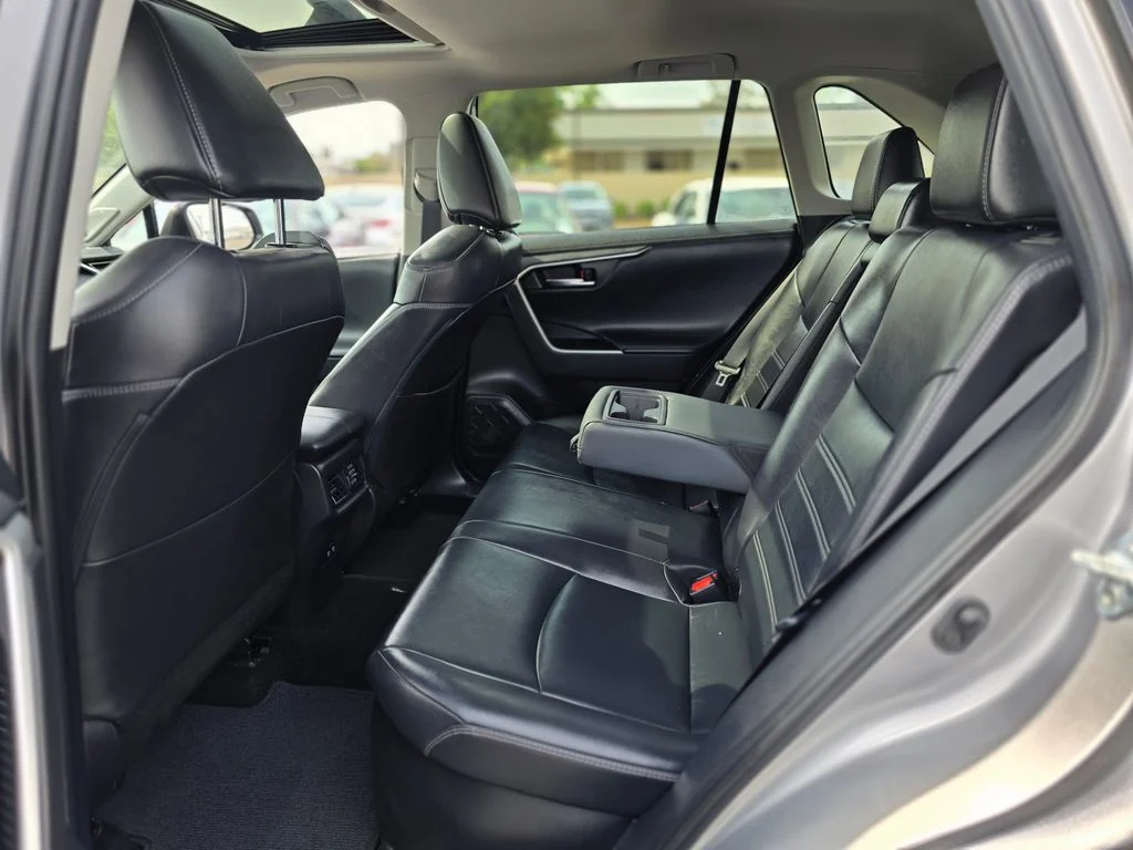2020 Toyota RAV4 Limited - Photo 18