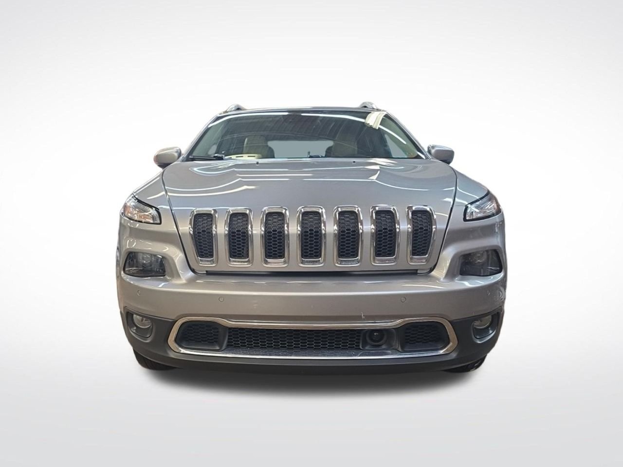 Used 2015 Silver Jeep Limited image 2
