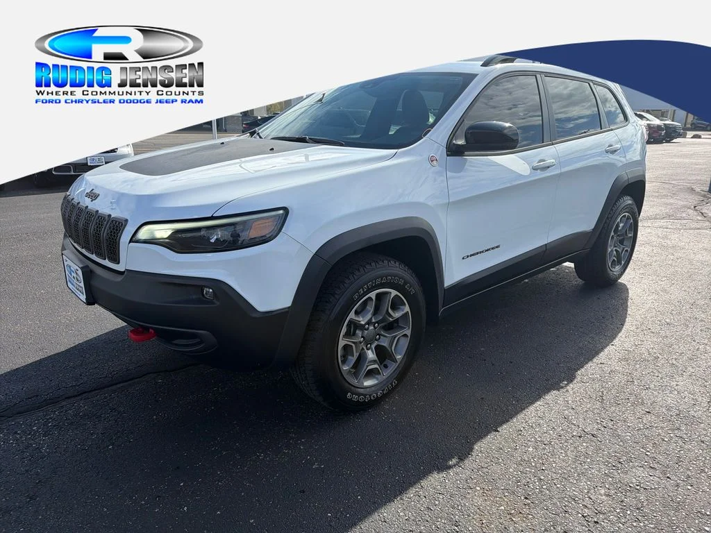Used 2022 White Jeep Trailhawk image 1