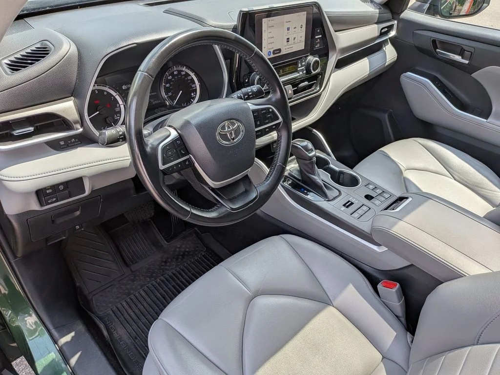 Used 2023 Green Toyota XLE image 11