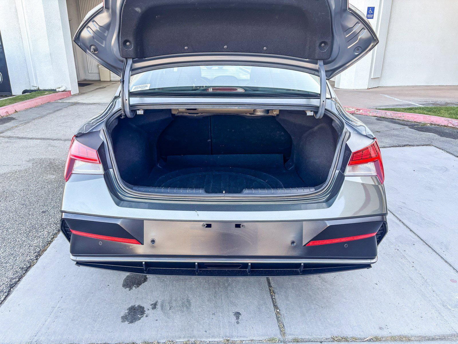 Used 2024 Amazon Gray Hyundai Limited image 13