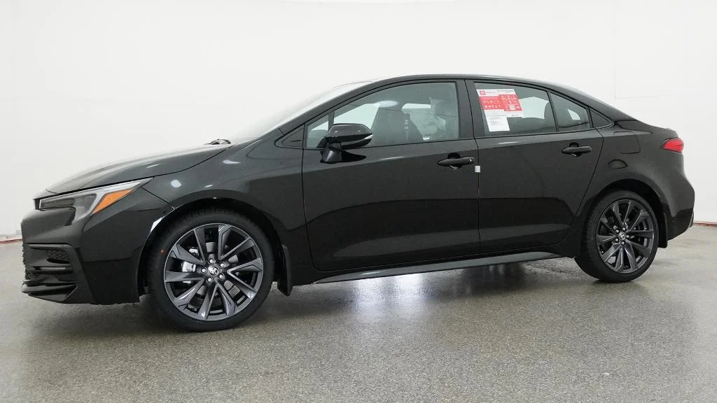 New 2026 Midnight Black Metallic Toyota SE image 4