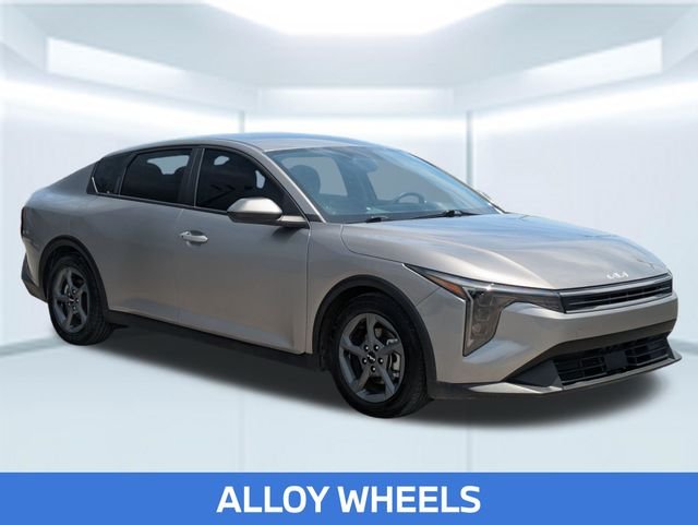 Used 2025 Gray Kia LXS image 9