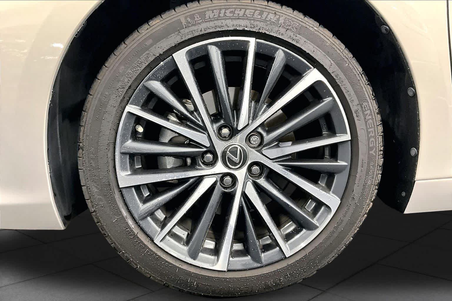 Certified Used 2024 Moonbeam Beige Metallic Lexus  image 11