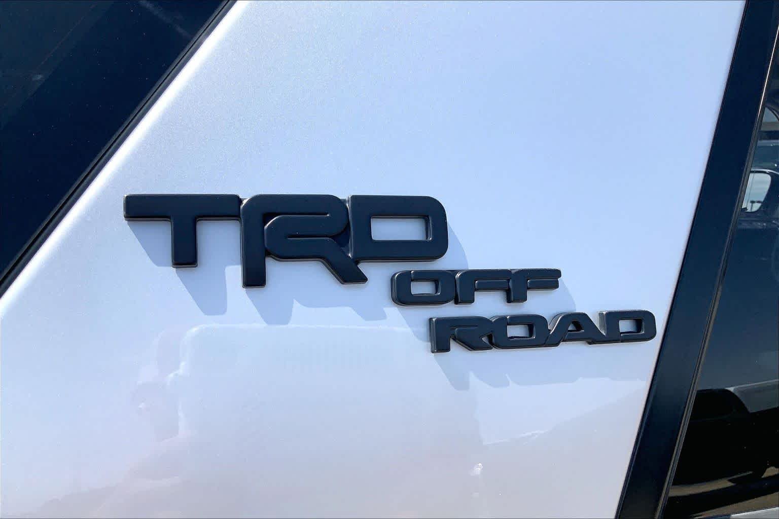 Used 2018 Classic Silver Metallic Toyota TRD Off Road Premium image 10
