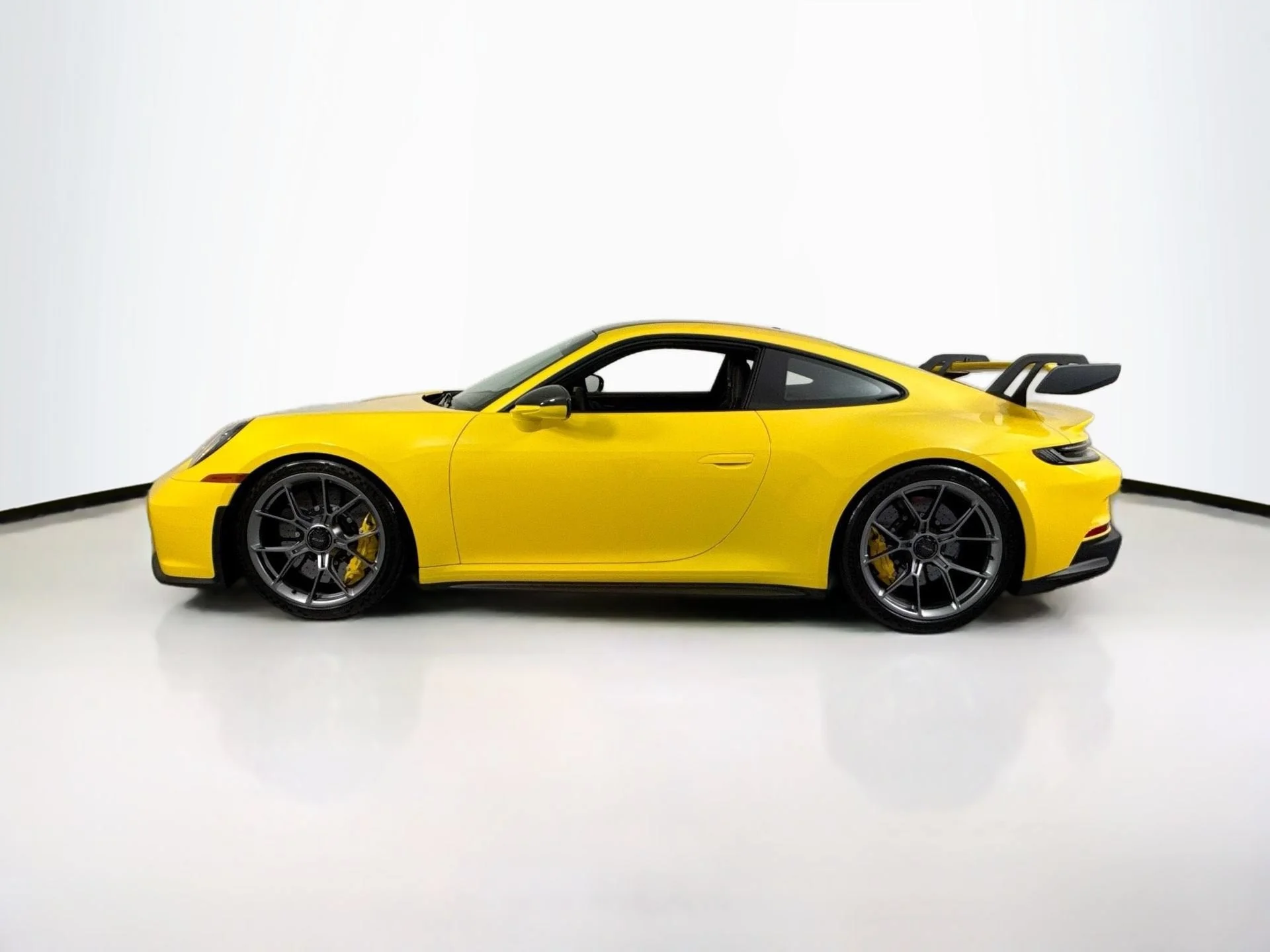 Used 2022 Speed Yellow Porsche GT3 image 4