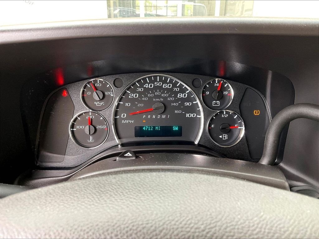 Used 2025 White Chevrolet LT image 24