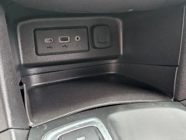 Used 2019 Silver Chevrolet LT image 30