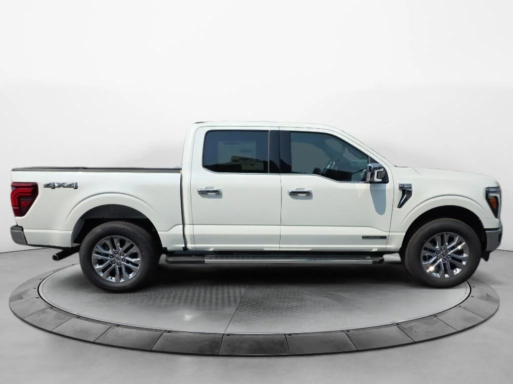 New 2026 Star White Metallic Tri-Coat Ford Lariat® image 4